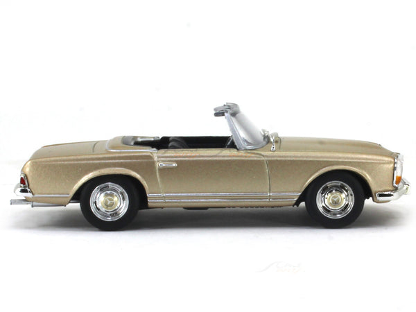 1963 Mercedes-Benz 230SL Spider W113 1:43 Atlas diecast scale model.