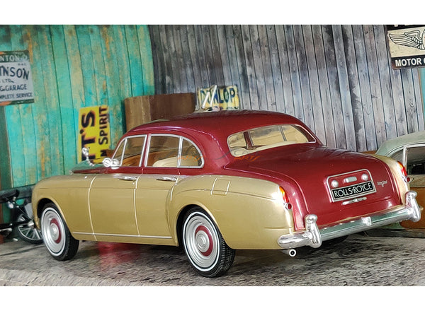 1965 Rolls Royce Silver Cloud III Flying Spur Mulliner 1:18 MCG diecast Scale Model Car.