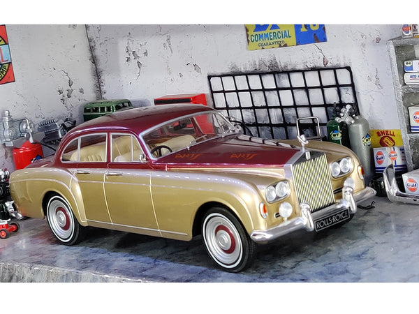 1965 Rolls Royce Silver Cloud III Flying Spur Mulliner 1:18 MCG diecast Scale Model Car.