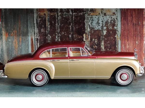 1965 Rolls Royce Silver Cloud III Flying Spur Mulliner 1:18 MCG diecast Scale Model Car.