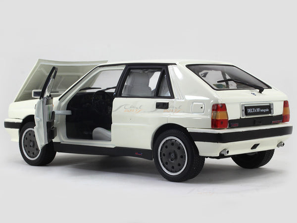 1989 Lancia Delta HF Intigrale 1:18 Sunstar diecast Scale Model car.