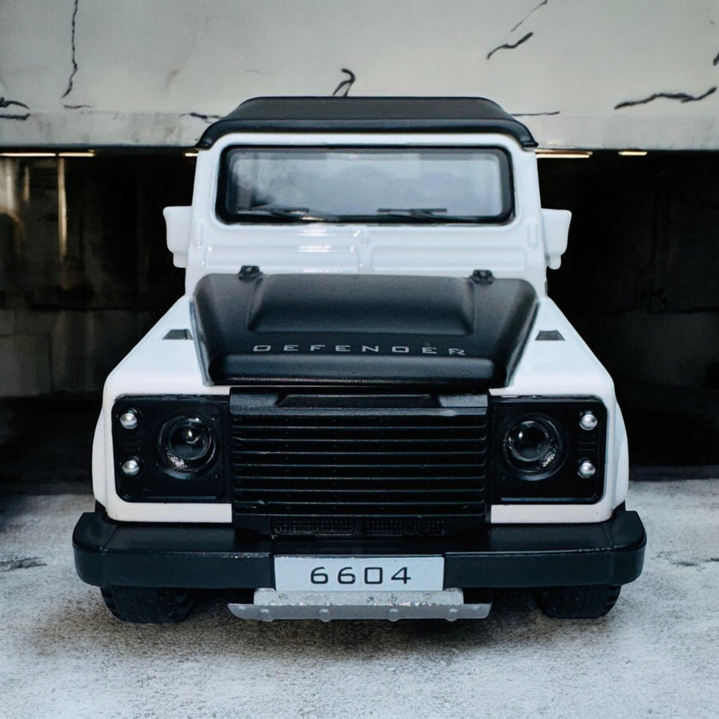 Classic Land Rover Defender 110 1:24 diecast scale model car collectible | Assorted Colors