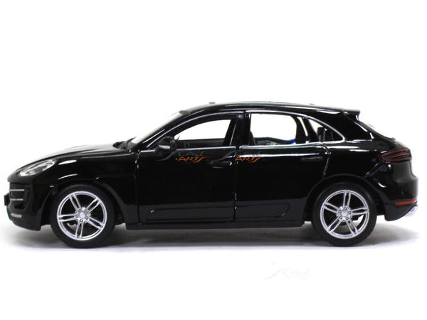 Porsche Macan Turbo Black 1:24 Bburago diecast scale Model car.