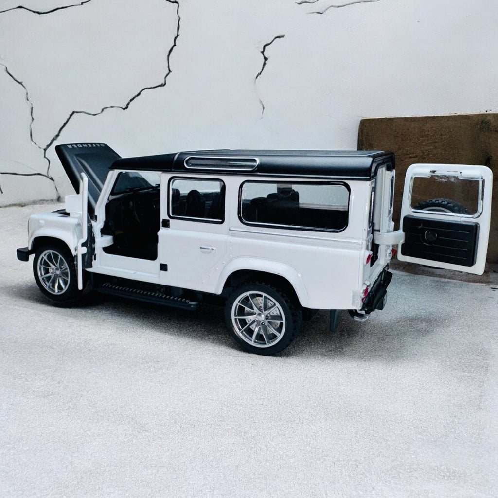 Classic Land Rover Defender 110 1:24 diecast scale model car collectible | Assorted Colors