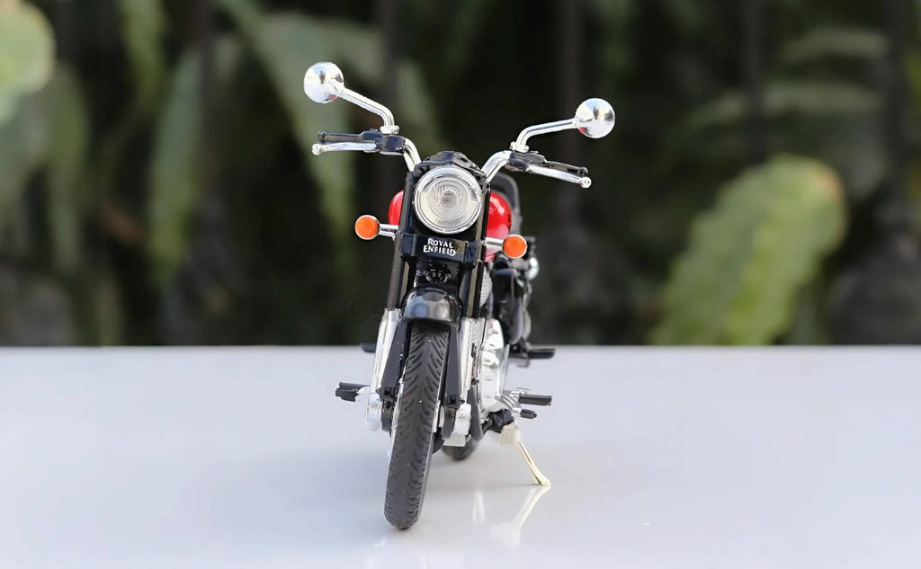 Royal Enfield Classic 350 1:15 licensed diecast bike with Supporting Wheels & 2 Extra Tanks
