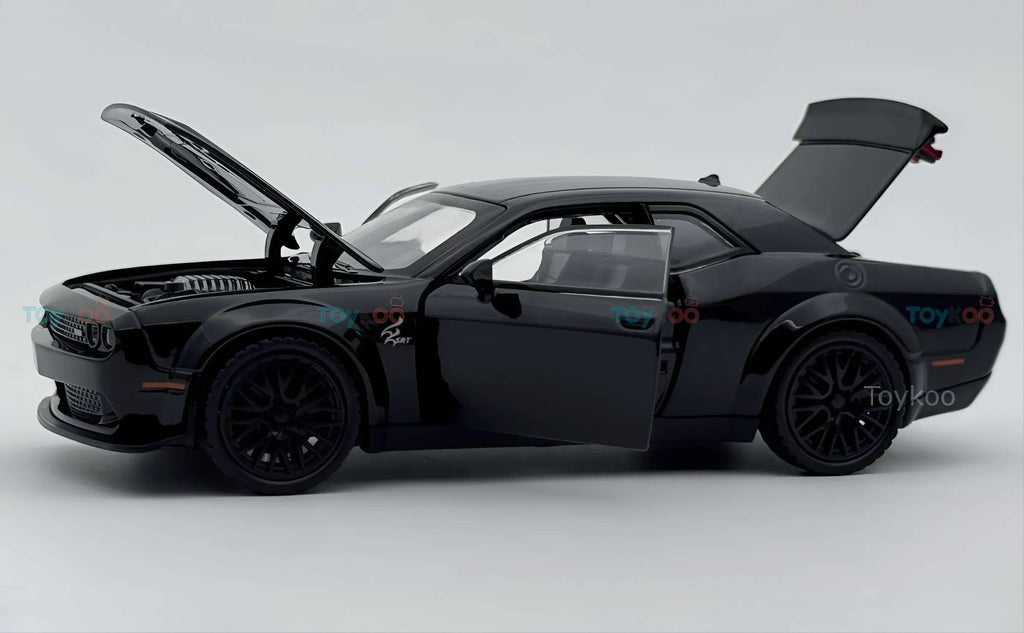 Dodge Challenger SRT Hellcat 1:24 diecast scale model car