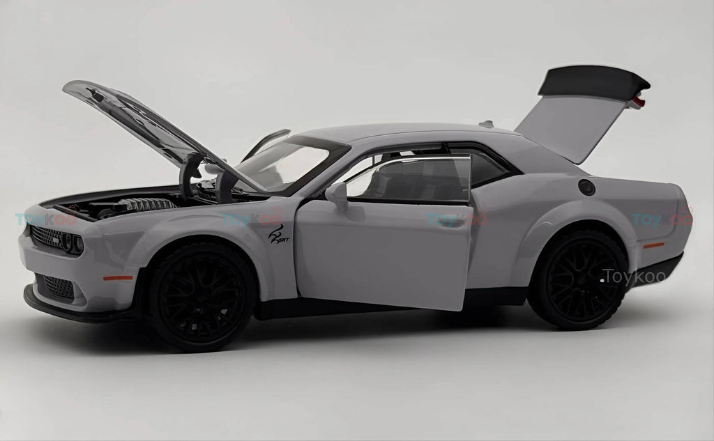 Dodge Challenger SRT Hellcat 1:24 diecast scale model car
